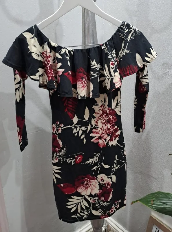 Runway Inspired Wear Zip Code Floral Dress (XSmall)