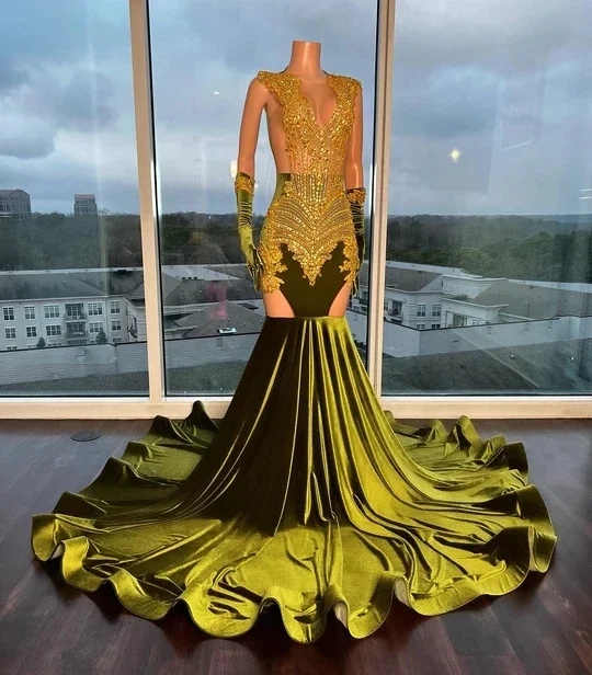 Clothes For Sale Velvet Luxury Long Black Girls Prom Dresses Sparkly Mermaid Style Green Beaded Crystals Prom Party Gowns