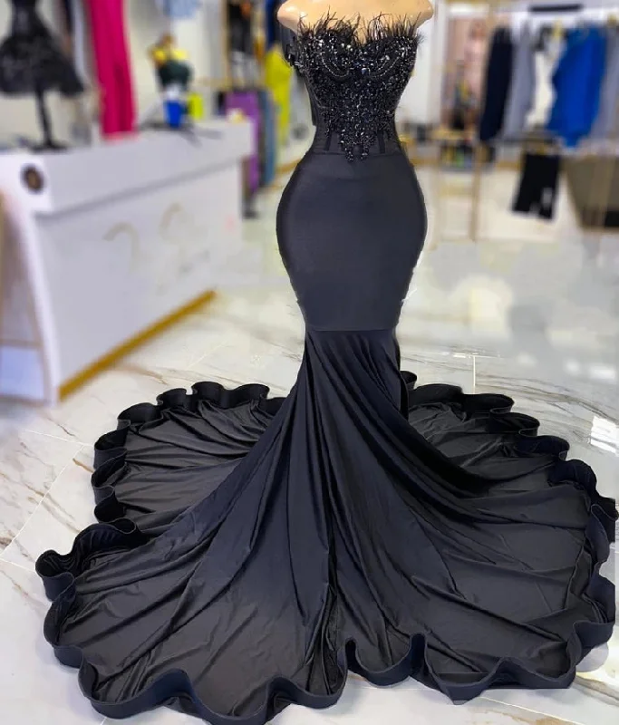 Fashion Forward Outfits Elegant Strapless Long Prom Dress For Black Girls Beaded Crystal Birthday Party Dresses Feathers Evening Gowns Mermaid Lace