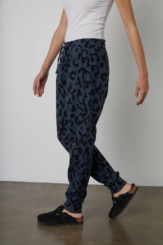 Chic And Trendy GWEN PRINTED JOGGER