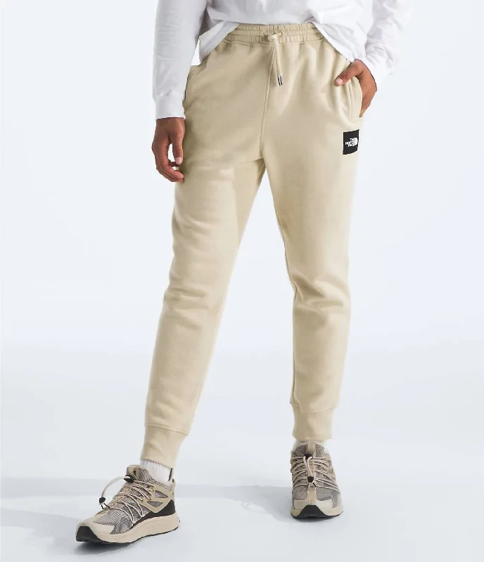 Fashion Essentials Core Joggers In Gravel