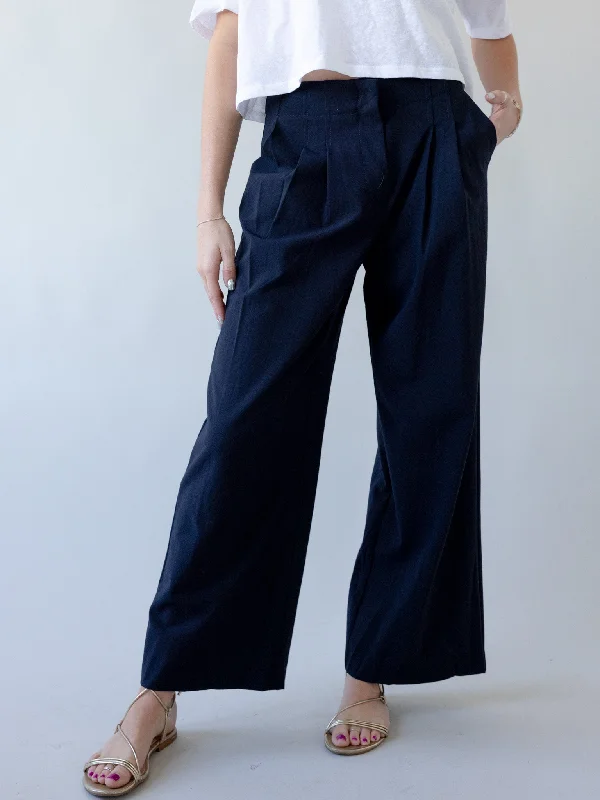 Classic Women's Fashion Navy Pleat Trouser