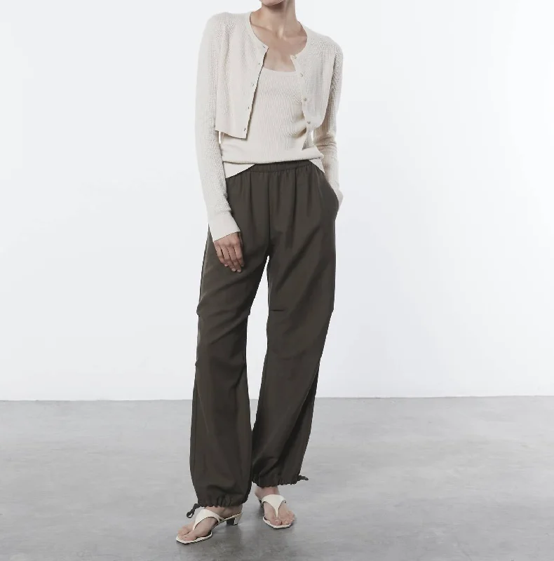 Versatile Outfits Twill Flight Pant In Military